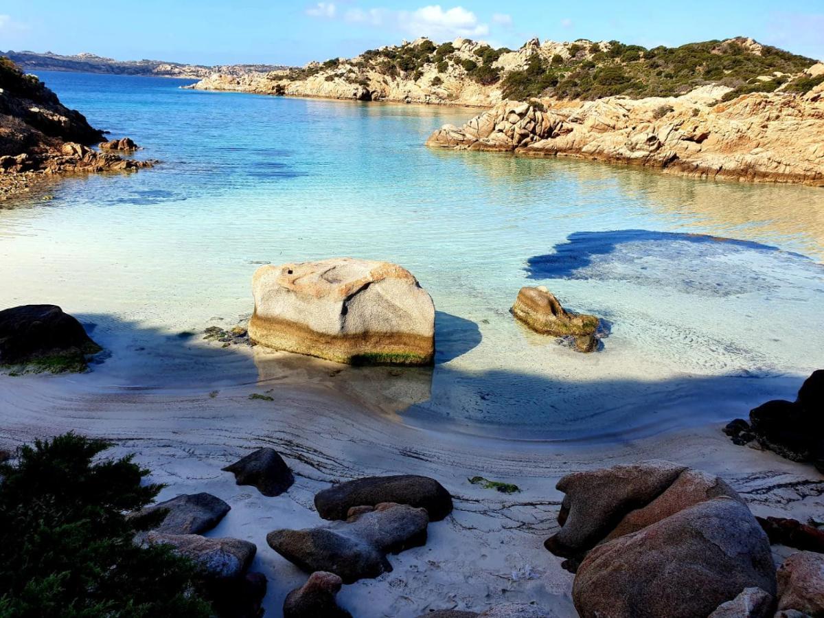 Appartamento Oltremare Davanti Spiaggia La Maddalena  Exterior photo